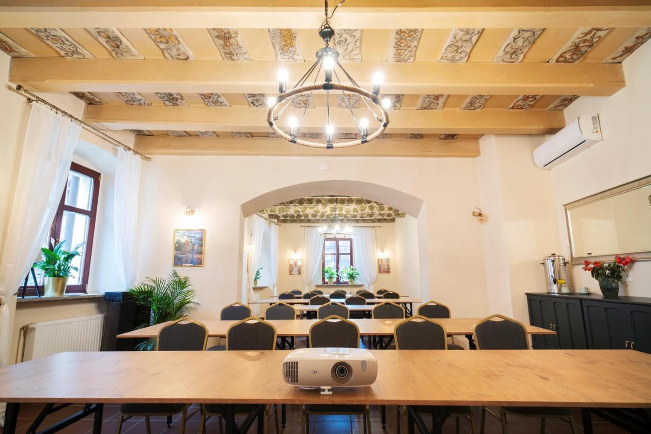 Katedralna Apart'S Legnica Ngoại thất bức ảnh